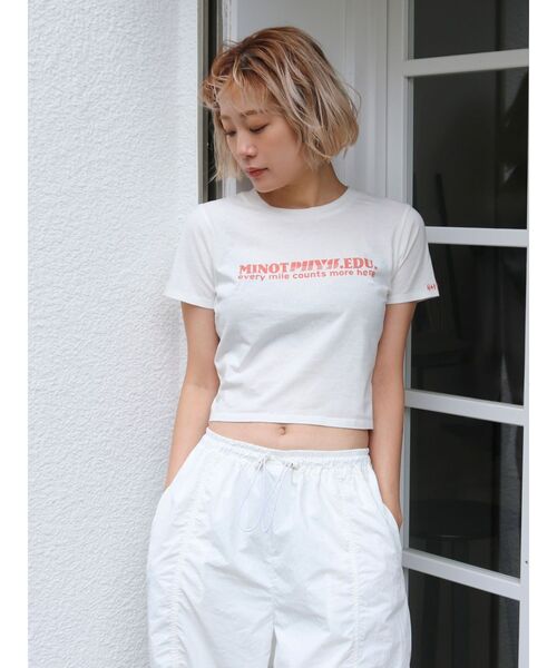 Ungrid(アングリッド)の「コンパクトロゴTee(Tシャツ/カットソー・レディース・ボルドー/オフホワイト/チャコールグレー・FREE)」の9枚目の写真