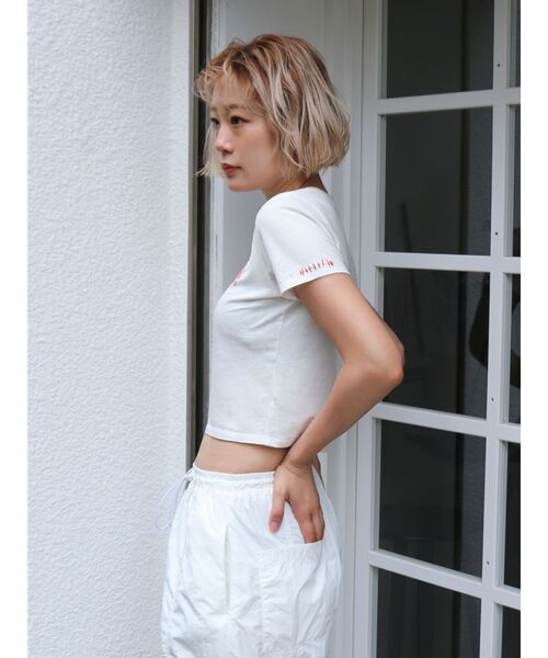 Ungrid(アングリッド)の「コンパクトロゴTee(Tシャツ/カットソー・レディース・ボルドー/オフホワイト/チャコールグレー・FREE)」の10枚目の写真