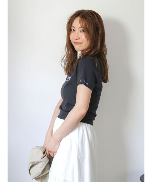 Ungrid(アングリッド)の「コンパクトロゴTee(Tシャツ/カットソー・レディース・ボルドー/オフホワイト/チャコールグレー・FREE)」の17枚目の写真