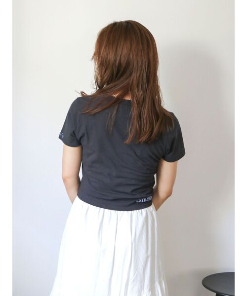 Ungrid(アングリッド)の「コンパクトロゴTee(Tシャツ/カットソー・レディース・ボルドー/オフホワイト/チャコールグレー・FREE)」の18枚目の写真