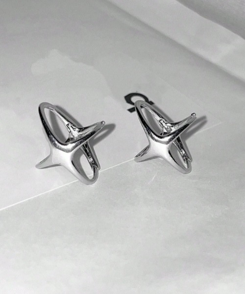 tunee(チュニー)の「【TUNE】四芒星ピアス(ピアス(両耳用)・レディース・シルバー/シルバー系その他3/シルバー系その他4・FREE)」の8枚目の写真