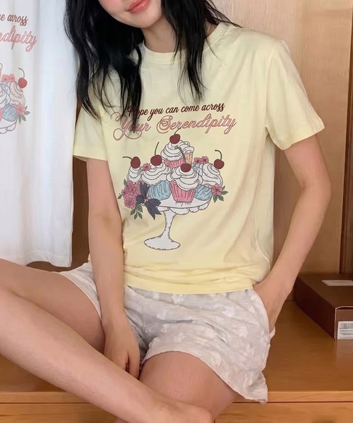 Kuroba(クロバ)の「スイーツプリントTシャツ(Tシャツ/カットソー・レディース・オフホワイト/イエロー・FREE)」の6枚目の写真