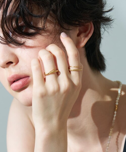 collex(コレックス)の「【Ljud/ユード】イヤーカフ&リング クロス(イヤーカフ・レディース・シルバー/ゴールド・フリー)」の7枚目の写真