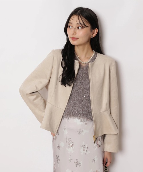 Apuweiser-riche(アプワイザーリッシェ)の「ノーカラーペプラムジャケット(その他アウター・レディース・グレイッシュベージュ・1/2)」の4枚目の写真