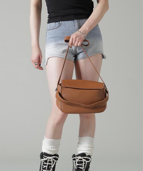 ROYAL FLASH(ロイヤルフラッシュ)の「MAVYTH/メヴィス/2WAY BAG(ショルダーバッグ・レディース・ミント/イエロー/ブラック/キャメル/ベージュ・F)」の6枚目の写真