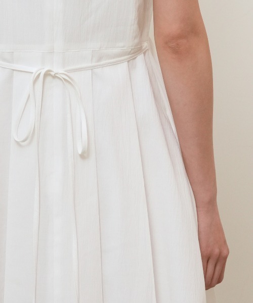 GENERAL IDEA(ジェネラルアイデア)の「【GENERAL IDEA】 スクエアネックパフミニワンピース / SQUARE NECK PUFF MINI DRESS(ワンピース・レディース・ホワイト/ブラック・L/M/S)」の8枚目の写真
