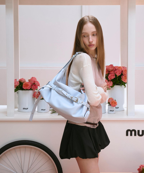 mur（ミュール）の「Lizzy Belted Hobo Bag (9color)（ショルダーバッグ・レディース・ダークブラウン系/ライトブルー/Cream/ピンク系その他/バーガンディー/ブラック/ダークブラウン/ベージュ/アッシュブラウン・ONE）」の20枚目の写真