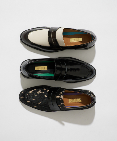 GRISE(グリーズ)の「《/WEB+一部店舗》GRISEレザースリークトゥローファー(ローファー・レディース・ブラック×ブラック/ブラック/ブラウン・23.5cm/24cm/22cm/22.5cm/24.5cm/23cm/25cm)」の22枚目の写真