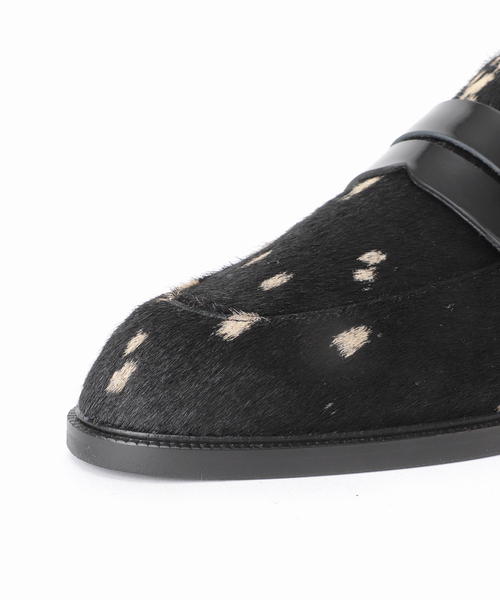GRISE(グリーズ)の「《/WEB+一部店舗》GRISEレザースリークトゥローファー(ローファー・レディース・ブラック×ブラック/ブラック/ブラウン・23.5cm/24cm/22cm/22.5cm/24.5cm/23cm/25cm)」の20枚目の写真