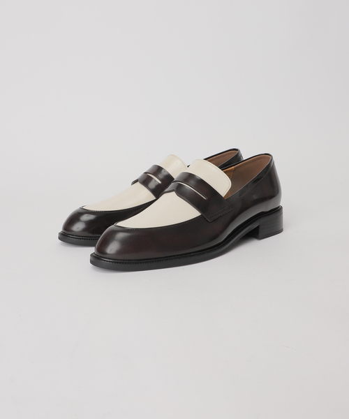 GRISE(グリーズ)の「《/WEB+一部店舗》GRISEレザースリークトゥローファー(ローファー・レディース・ブラック×ブラック/ブラック/ブラウン・23.5cm/24cm/22cm/22.5cm/24.5cm/23cm/25cm)」の12枚目の写真