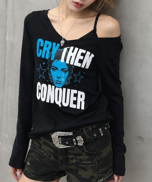 SPINNS(スピンズ)の「Vネック長袖Tシャツ/カラフルガールフォト/平成ギャル(Tシャツ/カットソー・レディース・ピンク/オフホワイト/ブラック/ラベンダー/サックスブルー・ONESIZE)」の3枚目の写真