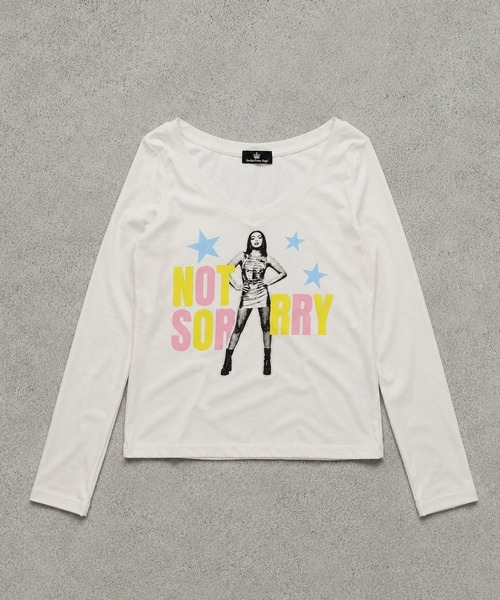 SPINNS(スピンズ)の「Vネック長袖Tシャツ/カラフルガールフォト/平成ギャル(Tシャツ/カットソー・レディース・ピンク/オフホワイト/ブラック/ラベンダー/サックスブルー・ONESIZE)」の14枚目の写真
