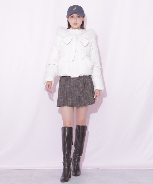 JILL by JILL STUART（ジルバイジルスチュアート）の「【WEB限定カラーあり】フェイクファー付きリボンショートダウン（ダウンジャケット/コート・レディース・ブラック/ホワイト/ブラウン系その他/グレー/ピンク・SMALL/MEDIUM）」の19枚目の写真