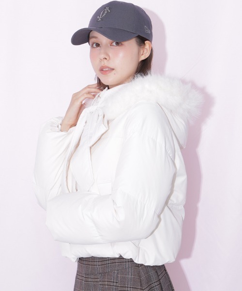 JILL by JILL STUART（ジルバイジルスチュアート）の「【WEB限定カラーあり】フェイクファー付きリボンショートダウン（ダウンジャケット/コート・レディース・ブラック/ホワイト/ブラウン系その他/グレー/ピンク・SMALL/MEDIUM）」の15枚目の写真