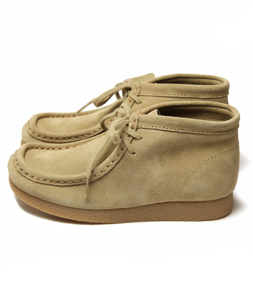 Clarks（クラークス）の「Clarks:WALLABEE BOOTS(kids)（ブーツ・キッズ・ベージュ・18/15 /17/16/19）」の2枚目の写真