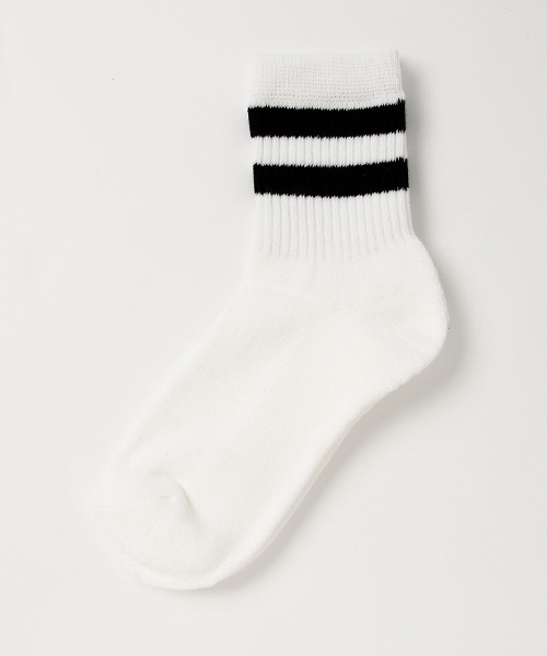 WEGO（ウィゴー）の「WEGO/2ラインソックス（ソックス/靴下・レディース・ホワイト/ブラック/ライム/ライトイエロー/ライトパープル/サックスブルー/ライトピンク・FREE）」の2枚目の写真