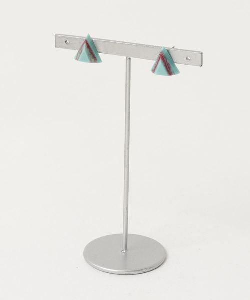 ACCOMMODE（アコモデ）の「マーブルピアス-トライアングル（ピアス（両耳用）・レディース・ホワイト/ターコイズブルー/イエロー/ブルー・FREE）」の2枚目の写真