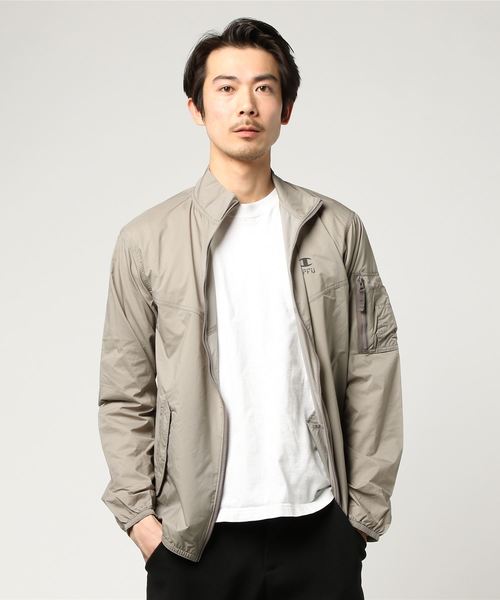 Champion(チャンピオン)の「【Champion/チャンピオン】メンズ CPFU ジップジャケット(ナイロンジャケット・メンズ・レッド系その他6/サンドベージュ/ダークブルー/オリーブ・X-LARGE/MEDIUM/LARGE)」の2枚目の写真