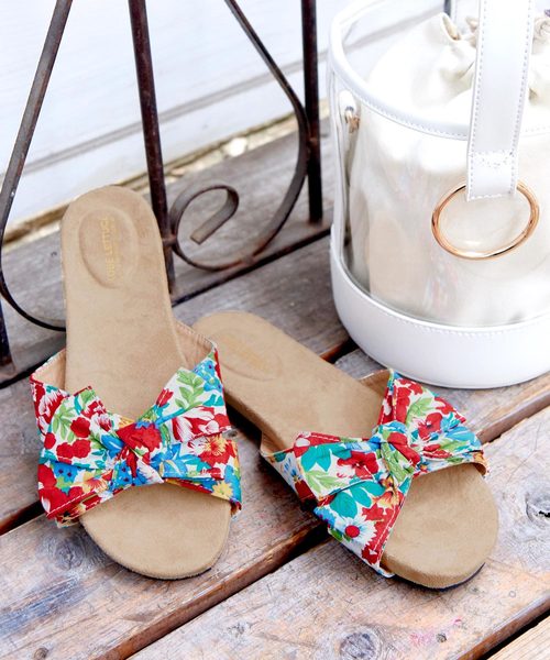 KOBE LETTUCE（コウベレタス）の「BIGリボンフラットソールサンダル（サンダル・レディース・その他1/ホワイト系その他2/ブラック/ホワイト系その他3/イエロー/レッド/グレー/ベージュ系その他/その他2/チェック/ブルー系その他2/ブラック系その他・LL/L/M/S）」の3枚目の写真