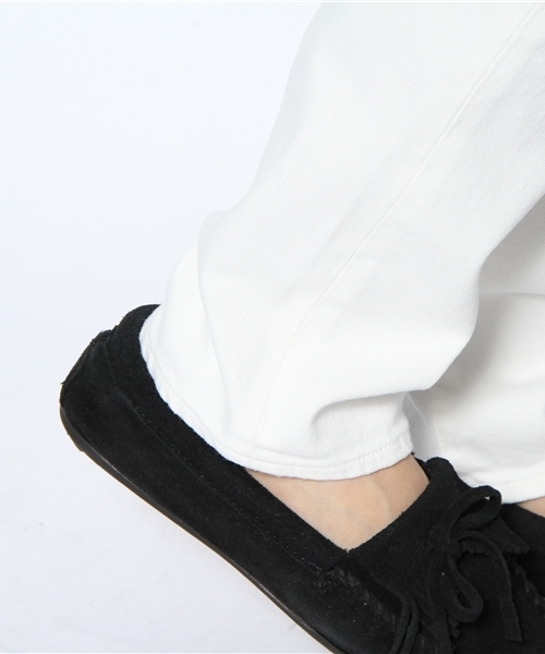 Ray BEAMS（レイビームス）の「△RED CARD / 20th カラーデニム（デニムパンツ・レディース・ホワイト/ベージュ・23/24/25/26）」の9枚目の写真