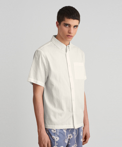 Saturdays NYC（サタデーズ ニューヨークシティ ）の「Bruce Stripe Button Down Shirt（シャツ/ブラウス・メンズ・ホワイト/ネイビー・X-SMALL/S/M/L/X-LARGE）」の11枚目の写真