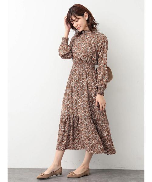 YECCA VECCA（イェッカヴェッカ）の「・花柄シャーリングワンピース（ワンピース・レディース・ブラウン/グリーン・FREE）」の9枚目の写真