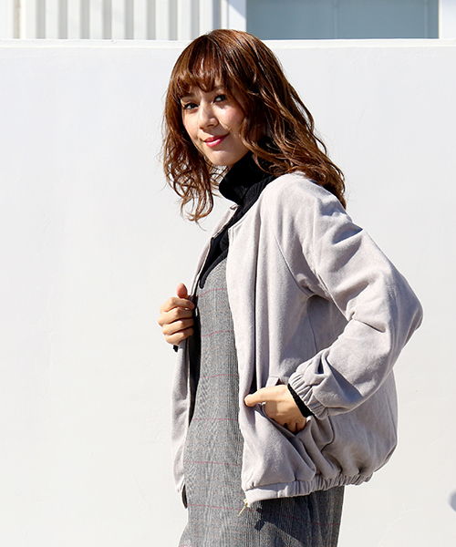 MARBLE WALTS(マーブルワルツ)の「フェイクスエード裏毛 ZIPカーディガン(カーディガン/ボレロ・レディース・ベージュ/ブラウン/グレー・M/L)」の10枚目の写真