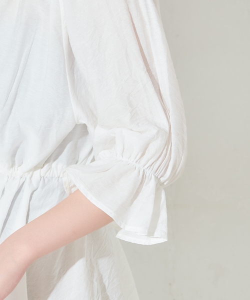 natural couture（ナチュラルクチュール）の「ウエストドロストとろみブラウス（シャツ/ブラウス・レディース・オフホワイト/カーキ/サックスブルー/ピンクベージュ・FREE）」の17枚目の写真