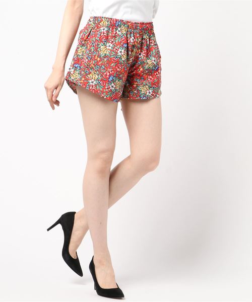 FIG&VIPER(フィグアンドバイパー)の「花柄ショートPT(その他パンツ・レディース・ホワイト/ブラック/レッド・FREE)」の3枚目の写真