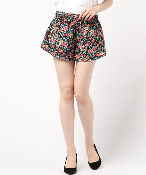 FIG&VIPER(フィグアンドバイパー)の「花柄ショートPT(その他パンツ・レディース・ホワイト/ブラック/レッド・FREE)」の2枚目の写真