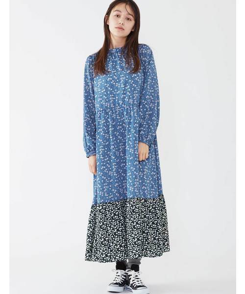 POU DOU DOU(プードゥドゥ)の「デシンフラワーパッチワークスワンピース(ワンピース・レディース・ベージュ/ネイビー/ブルー・3)」の4枚目の写真