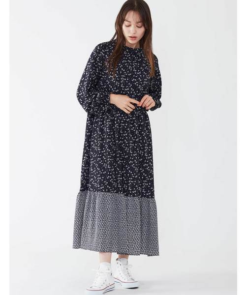 POU DOU DOU(プードゥドゥ)の「デシンフラワーパッチワークスワンピース(ワンピース・レディース・ベージュ/ネイビー/ブルー・3)」の9枚目の写真