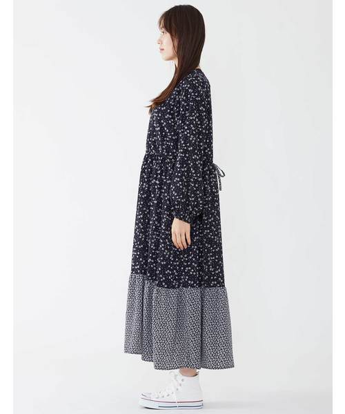 POU DOU DOU(プードゥドゥ)の「デシンフラワーパッチワークスワンピース(ワンピース・レディース・ベージュ/ネイビー/ブルー・3)」の10枚目の写真