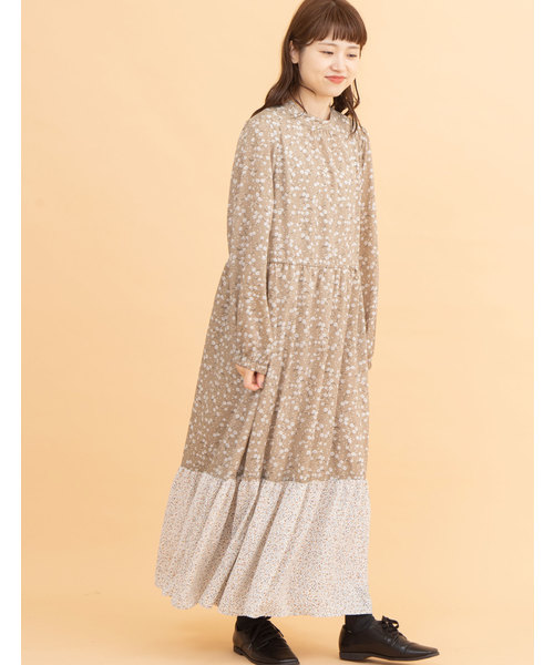 POU DOU DOU(プードゥドゥ)の「デシンフラワーパッチワークスワンピース(ワンピース・レディース・ベージュ/ネイビー/ブルー・3)」の12枚目の写真