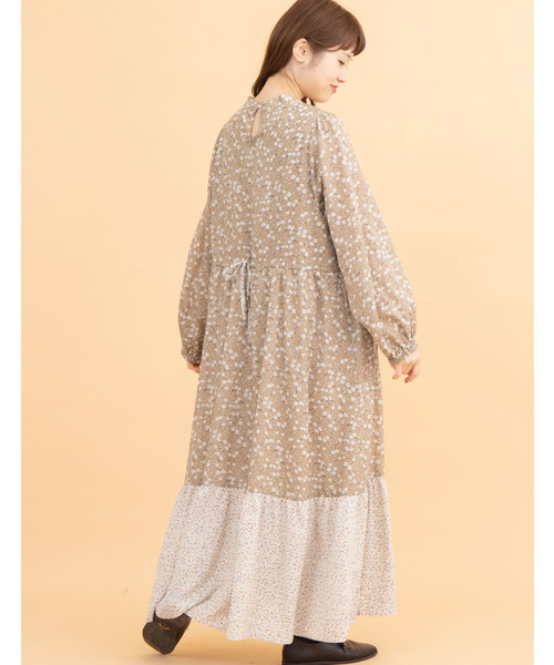 POU DOU DOU(プードゥドゥ)の「デシンフラワーパッチワークスワンピース(ワンピース・レディース・ベージュ/ネイビー/ブルー・3)」の14枚目の写真