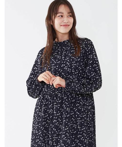 POU DOU DOU(プードゥドゥ)の「デシンフラワーパッチワークスワンピース(ワンピース・レディース・ベージュ/ネイビー/ブルー・3)」の17枚目の写真