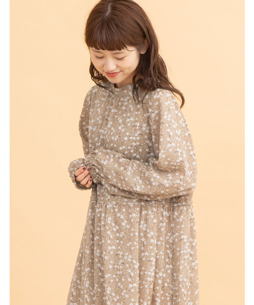 POU DOU DOU(プードゥドゥ)の「デシンフラワーパッチワークスワンピース(ワンピース・レディース・ベージュ/ネイビー/ブルー・3)」の19枚目の写真