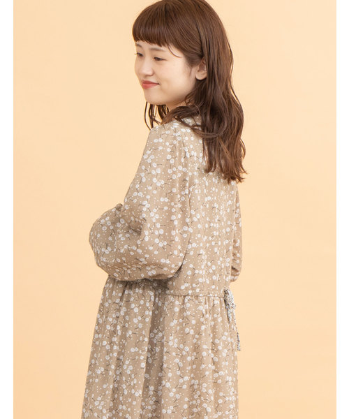 POU DOU DOU(プードゥドゥ)の「デシンフラワーパッチワークスワンピース(ワンピース・レディース・ベージュ/ネイビー/ブルー・3)」の20枚目の写真