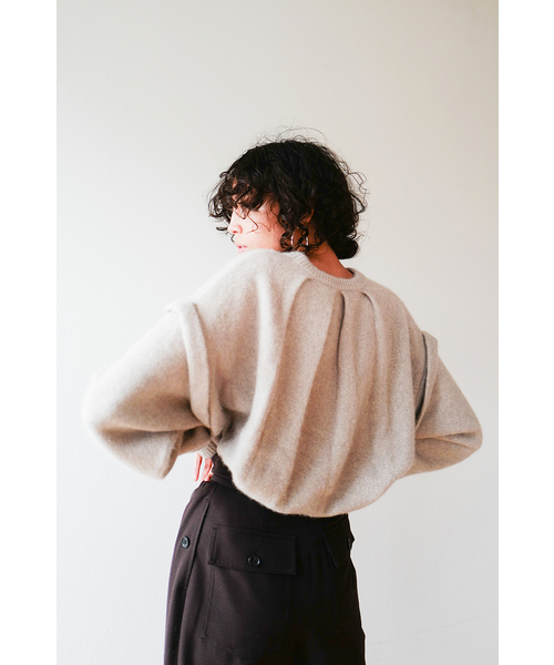 CLANE（クラネ）の「BACK PLEAT KNIT TOPS（ニット/セーター・レディース・ベージュ/アイボリー/グリーン系その他・1/2）」の16枚目の写真