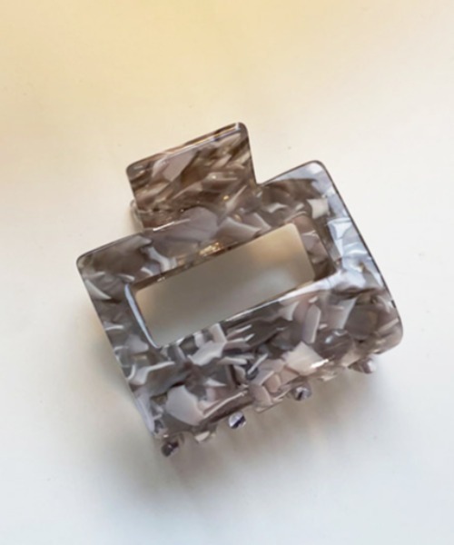 Esime(エシミー)の「ヘアクリップ(バレッタ/ヘアクリップ・レディース・アイボリー/ベージュ/ブラウン/ピンク/その他/キャメル/グリーン系その他/ホワイト/スモークピンク/その他1/グレー/ライトブラウン/ブルー/ライトベージュ/パープル・FREE)」の4枚目の写真