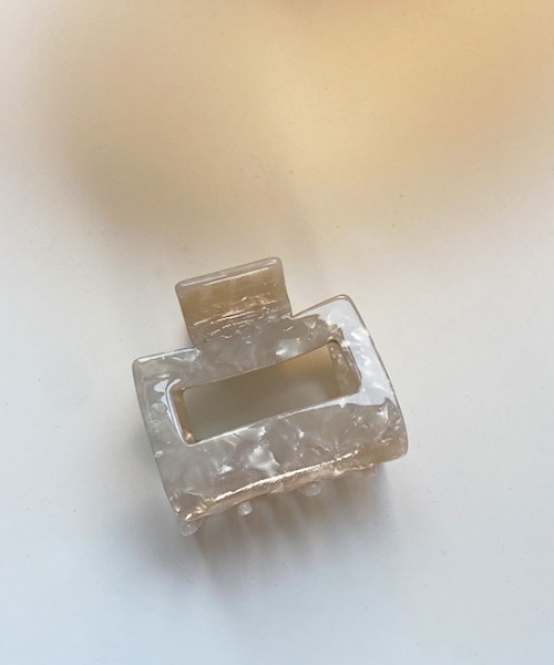 Esime(エシミー)の「ヘアクリップ(バレッタ/ヘアクリップ・レディース・アイボリー/ベージュ/ブラウン/ピンク/その他/キャメル/グリーン系その他/ホワイト/スモークピンク/その他1/グレー/ライトブラウン/ブルー/ライトベージュ/パープル・FREE)」の2枚目の写真