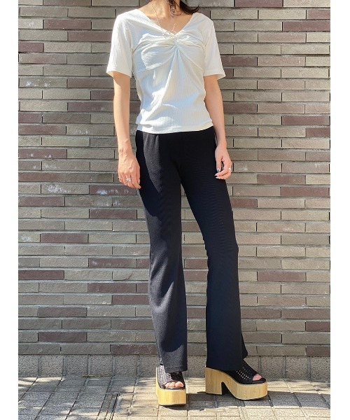 one way(ワンウェイ)の「フロントツイストCS(Tシャツ/カットソー・レディース・ベージュ/ホワイト/ブラック・FREE)」の13枚目の写真