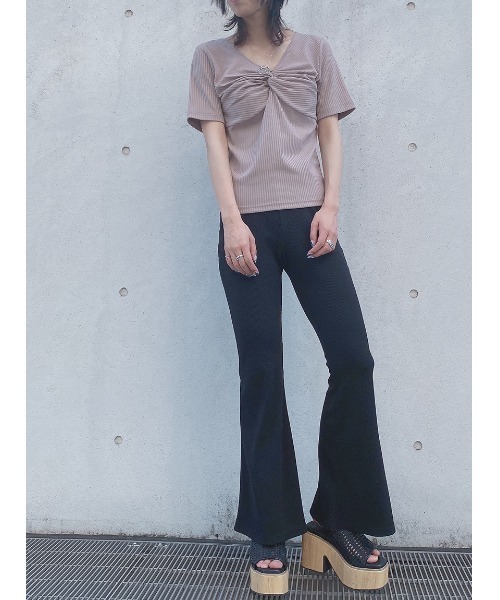 one way(ワンウェイ)の「フロントツイストCS(Tシャツ/カットソー・レディース・ベージュ/ホワイト/ブラック・FREE)」の14枚目の写真