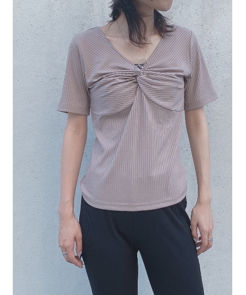 one way(ワンウェイ)の「フロントツイストCS(Tシャツ/カットソー・レディース・ベージュ/ホワイト/ブラック・FREE)」の17枚目の写真