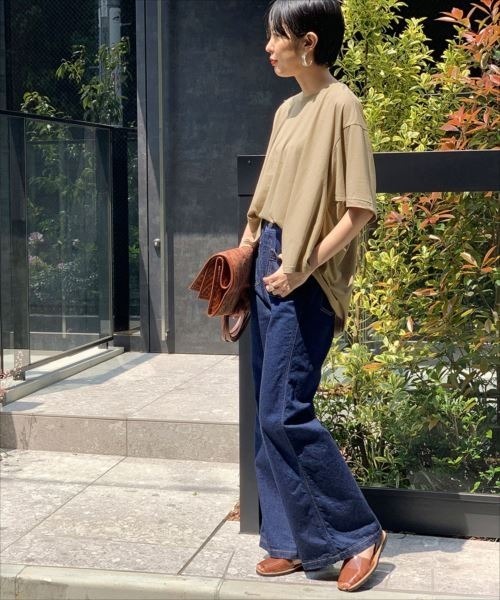 ADAM ET ROPE'(アダムエロペ)の「コクーンフレアトップス(Tシャツ/カットソー・レディース・ホワイト/チャコールグレー/ベージュ・FREE)」の13枚目の写真