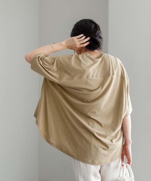 ADAM ET ROPE'(アダムエロペ)の「コクーンフレアトップス(Tシャツ/カットソー・レディース・ホワイト/チャコールグレー/ベージュ・FREE)」の20枚目の写真