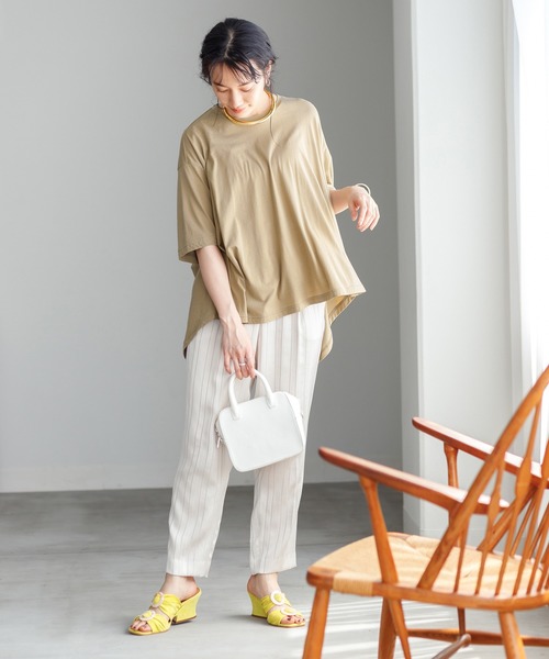 ADAM ET ROPE'(アダムエロペ)の「コクーンフレアトップス(Tシャツ/カットソー・レディース・ホワイト/チャコールグレー/ベージュ・FREE)」の22枚目の写真