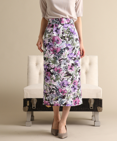 Tiara（ティアラ）の「ペインティングフラワータイトスカート  