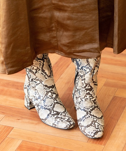 menue（メヌエ）の「スクエアトゥ ロングブーツ 7cmヒールver.（ブーツ・レディース・ブラック/パイソン/ブラック系その他・XS/S/M/L/LL/3L）」の8枚目の写真
