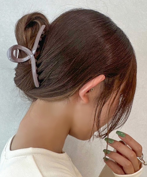 apres jour mignon(アプレジュールミニョン)の「【apresjour mignon×ARIAZ】変形ヘアクリップ(バレッタ/ヘアクリップ・レディース・ベージュ/カーキ/その他/モカ/スモークピンク/ブラック系その他2/ブラック系その他/ホワイト系その他/ブラック/ライトブラウン/アイボリー・ONESIZE)」の7枚目の写真